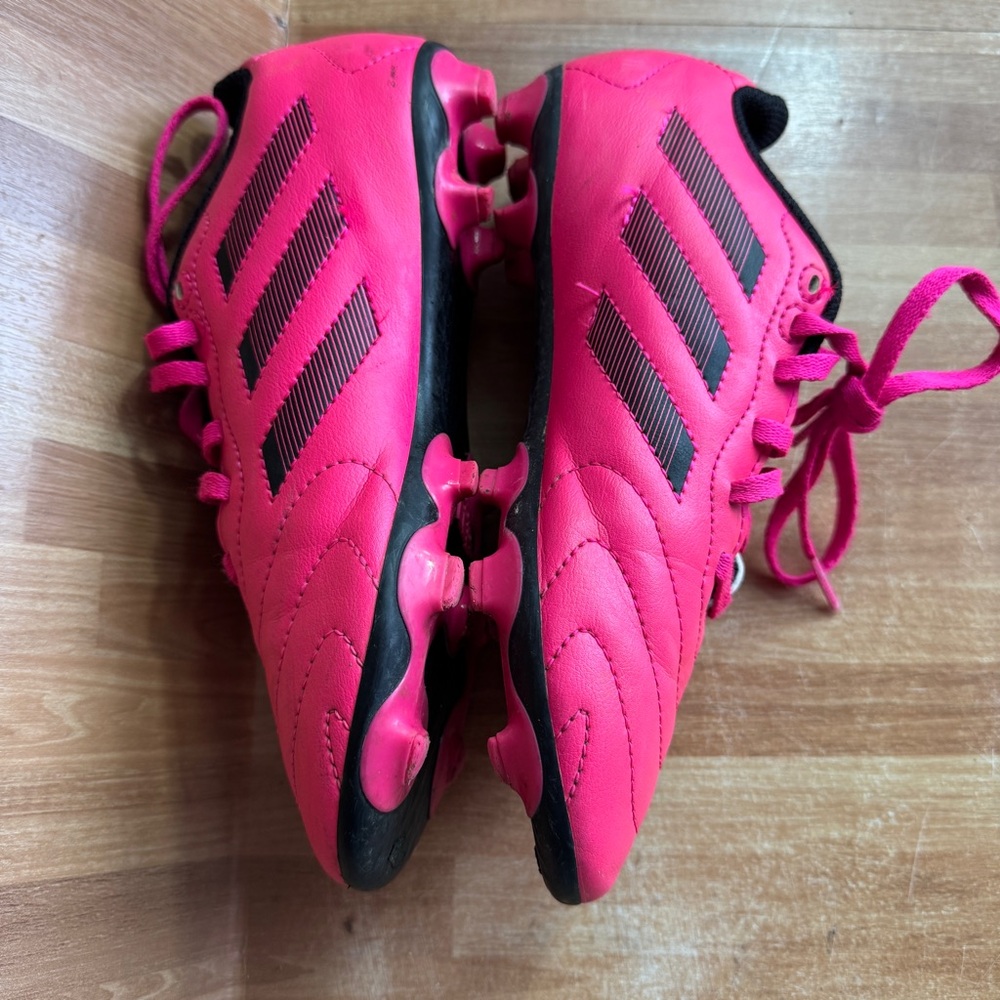 Adidas Goletto VIII FG youth soccer cleat in "Shock Pink" and black. Size 3 - Picture 9 of 11